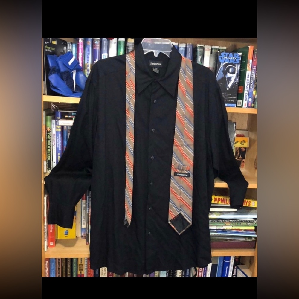 CLAIBORNE-button down shirt w/ silk tie